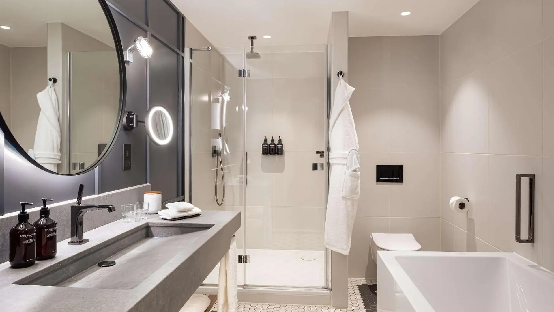 ホテル The Gantry London, Curio Collection By Hilton 4*, ロンドン