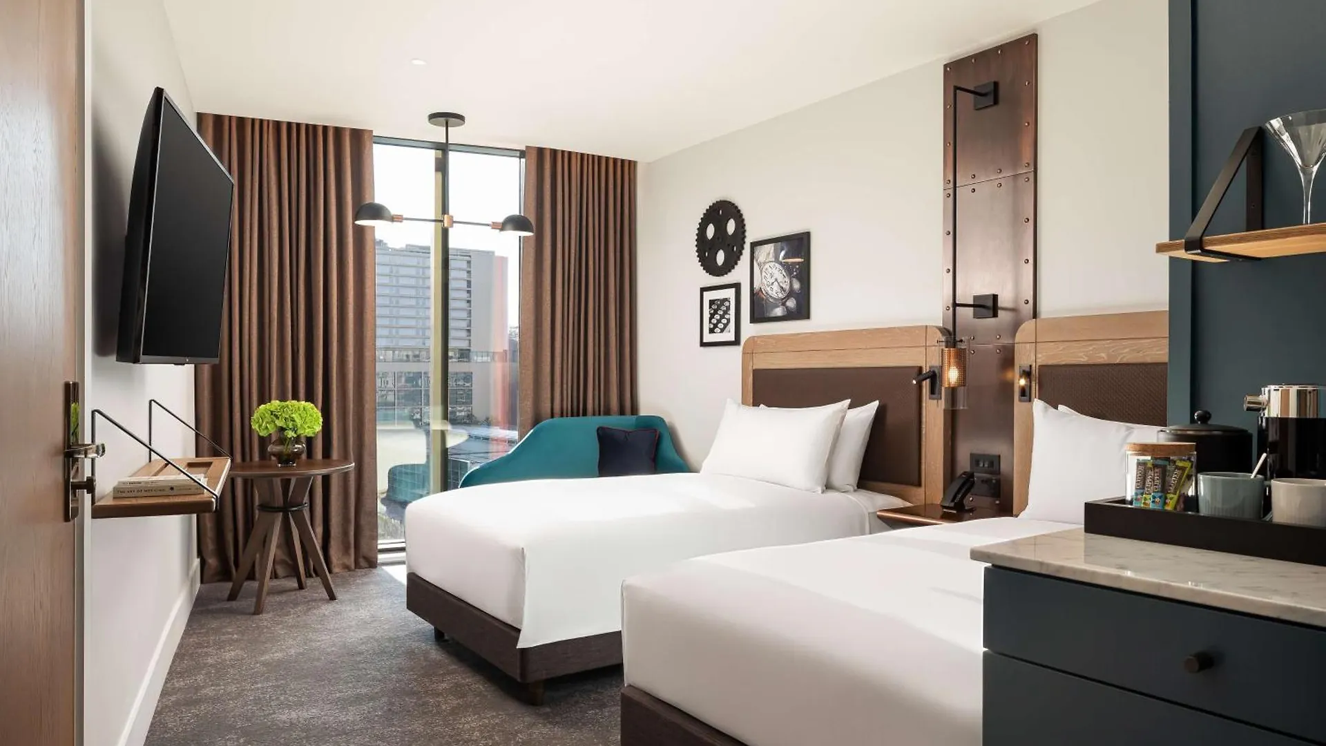 Hotel The Gantry London, Curio Collection By Hilton