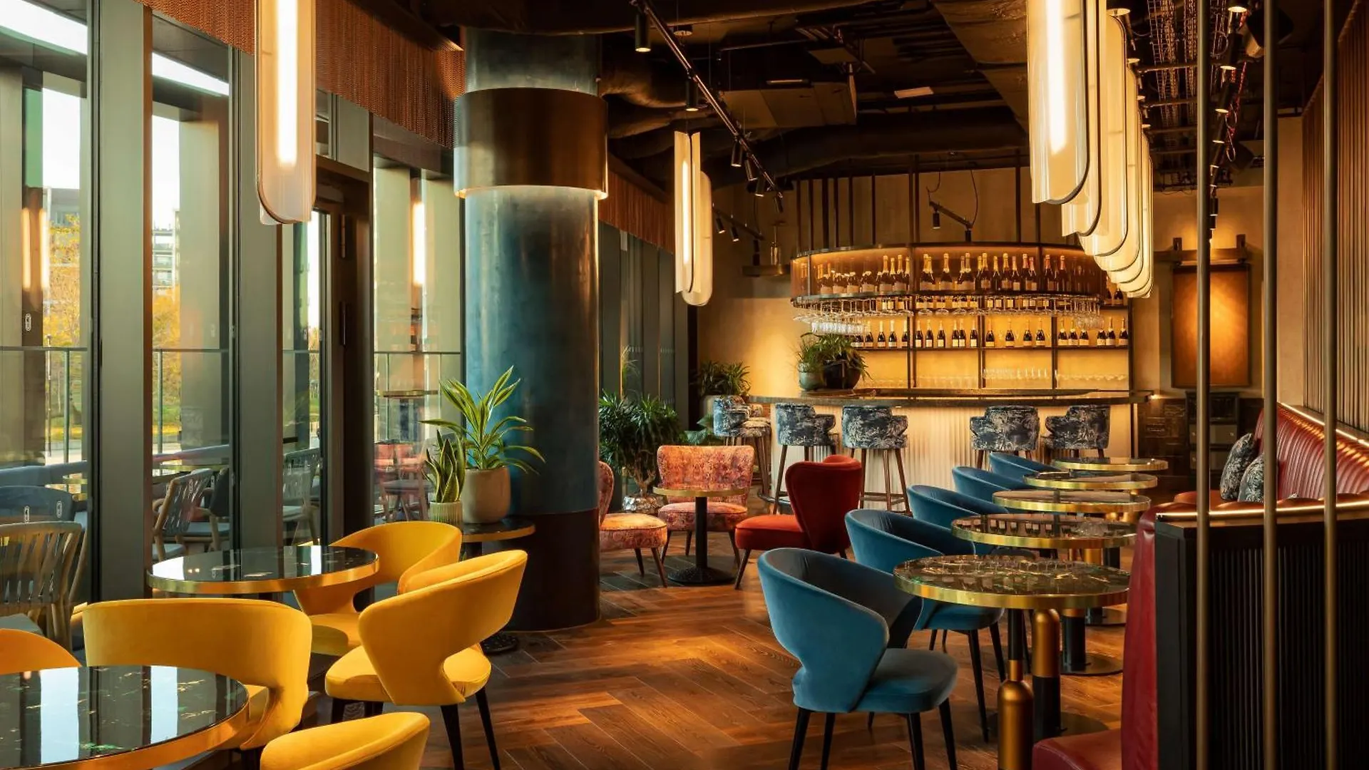 Hotel The Gantry London, Curio Collection By Hilton