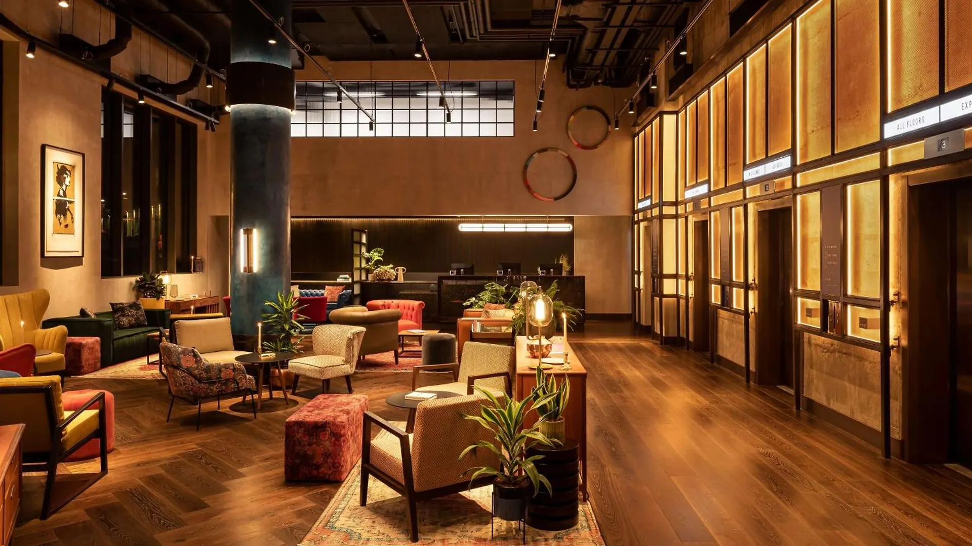 Hotel The Gantry London, Curio Collection By Hilton